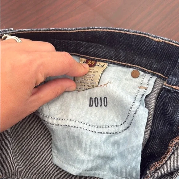 7 For All Mankind Wide Leg DOJO Jeans - Picture 3 of 11